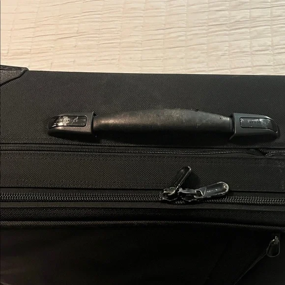 Briggs & Riley Black Carryon Suitcase - Picture 11 of 16